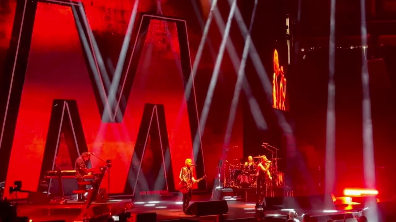 Depeche Mode - Walking in my shoes - Sacramento Memento Mori tour opener show 23rd March 2023