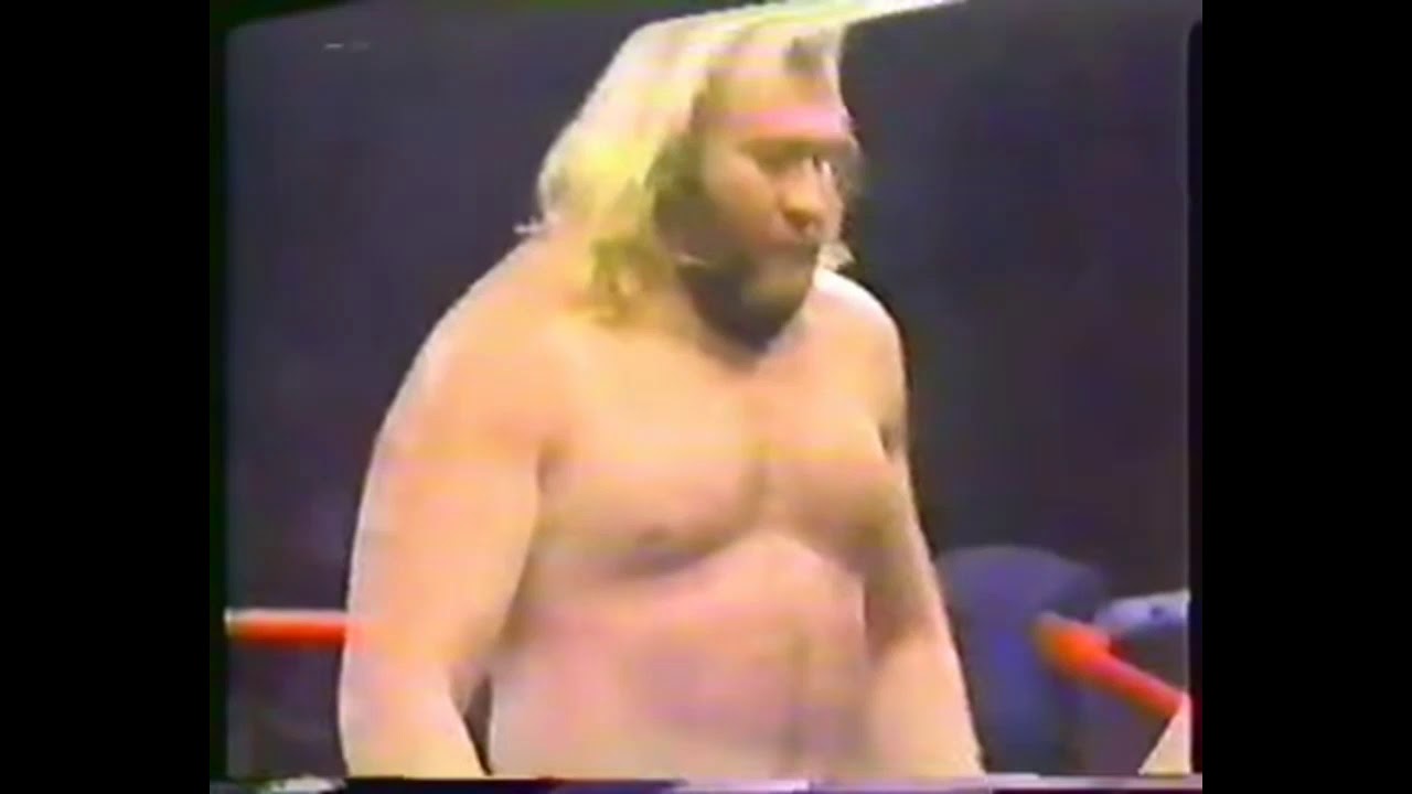 Big John Studd vs Jobbers Tony Colon & Chico Rodriguez WWF 1983