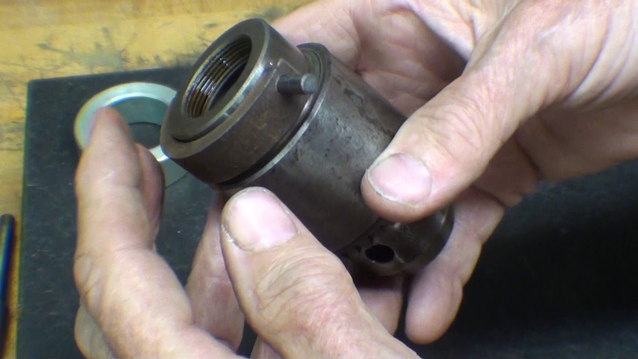 Tips #384 REMOVING DRILL PRESS CHUCKS threaded collar tubalcain