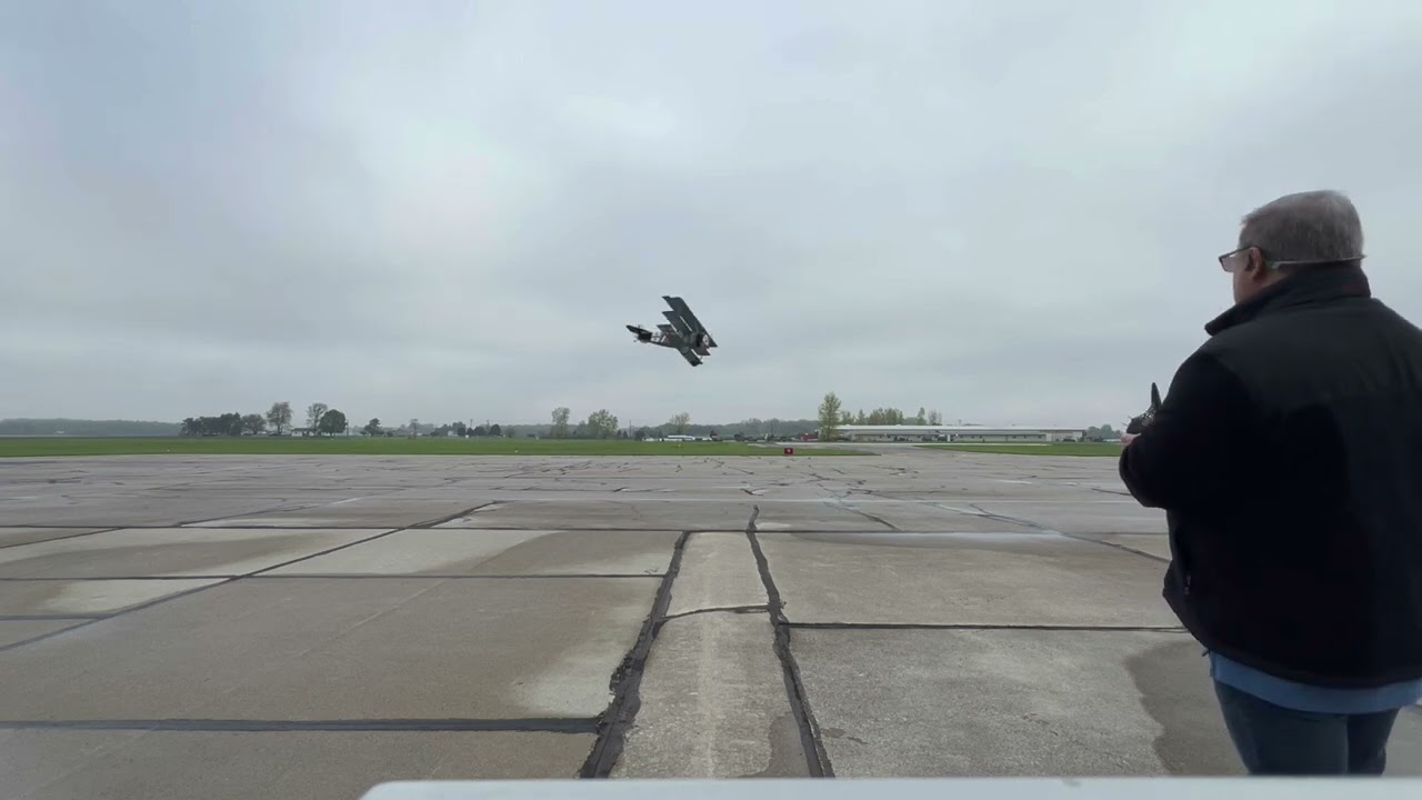 Nexa Fokker Dr1 Camo - lost rudder on landing