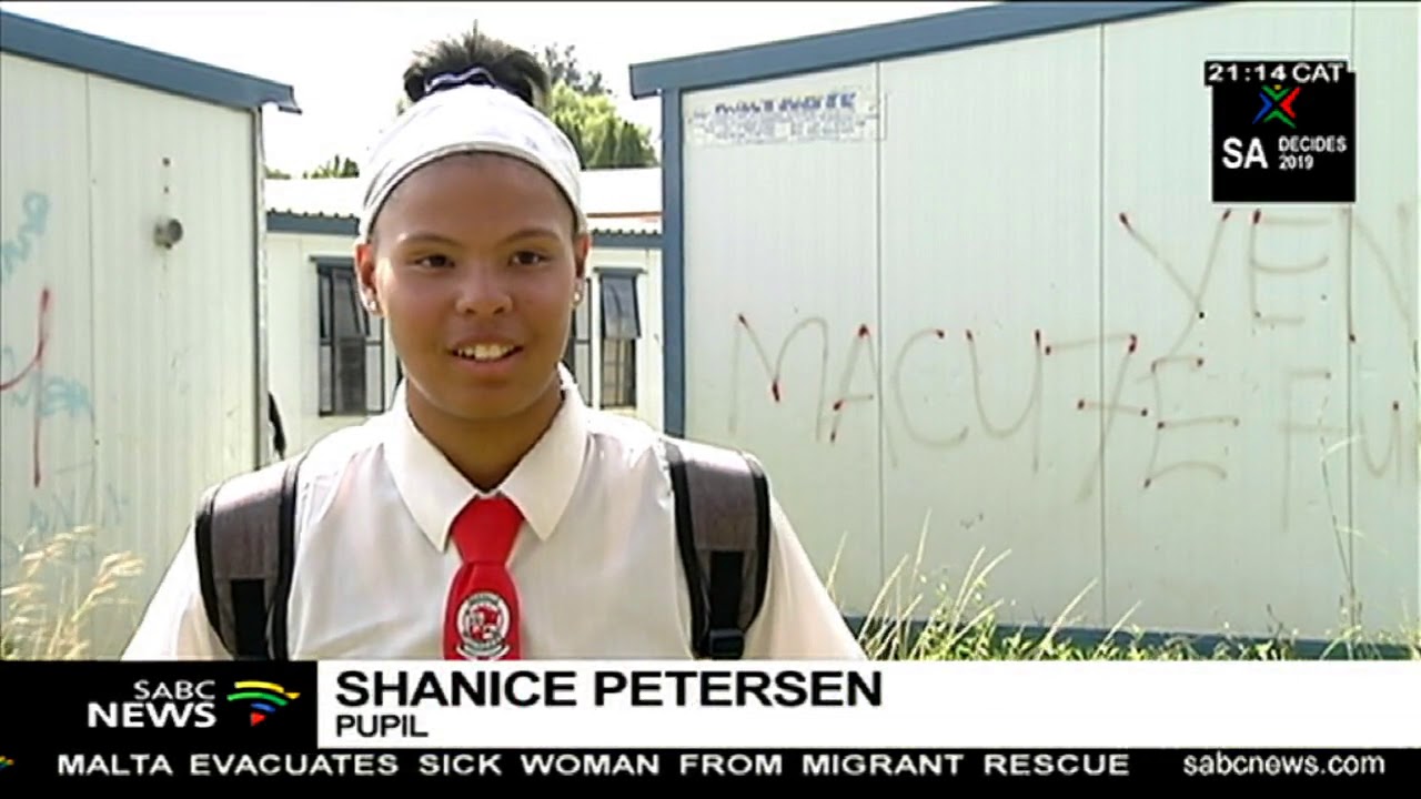 Parents and learners shutdown Oakdale High School