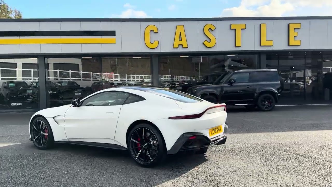Aston Martin Vantage 4.0 V8 White Black Carbon Fibre Pack, Alcantara Suede GT sale at Castle Motors