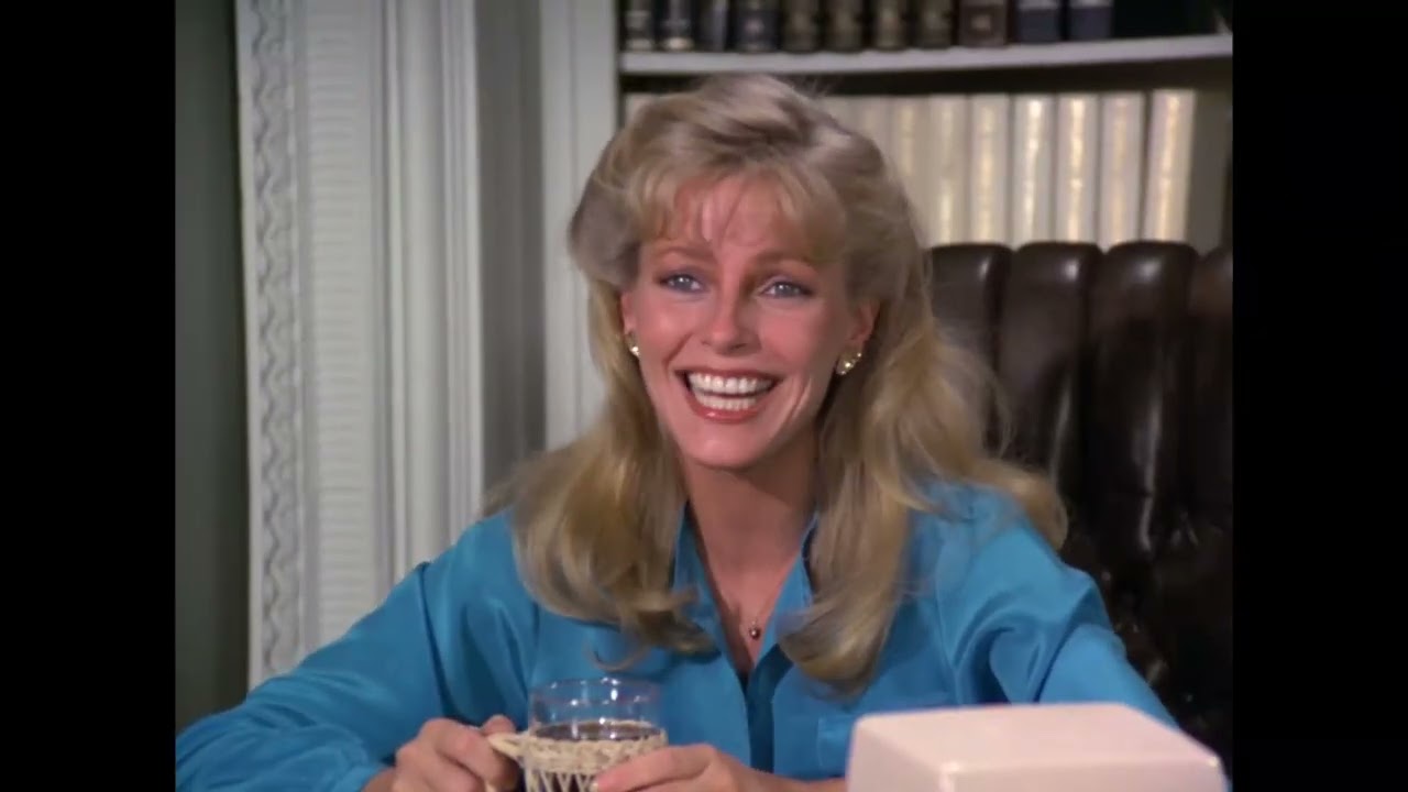 Charlie's Angels - S04 E01 Love Boat Angels Pt  1