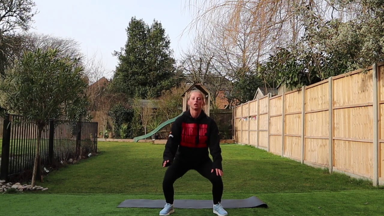 8 minute Bum Toning workout with Ivana