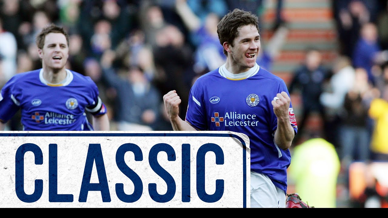 Gu&eth;j&oacute;nsson's Scores From The Halfway-Line | Leicester 3 Hull City 2 | Classic Matches