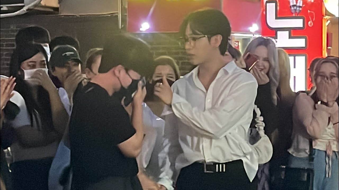 220622 AQA(아큐아) 홍대 버스킹 강봉근 직캠 / 2PM - 우리집(My House) 세로cam