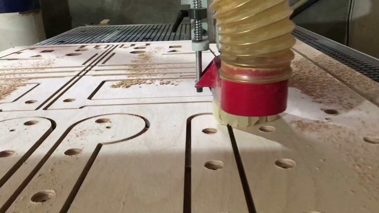 Decoupe Cnc bois lettre enseigne