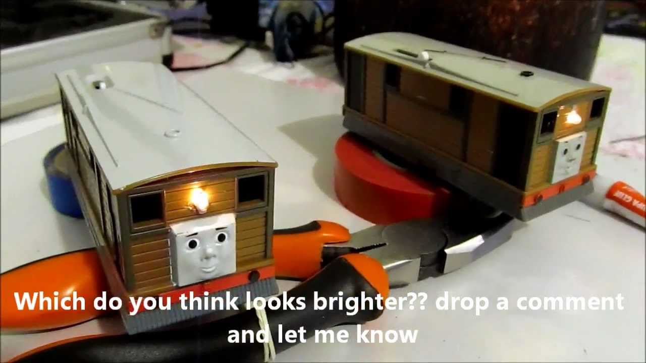 Trackmaster 2012 Toby working headlamp mod 