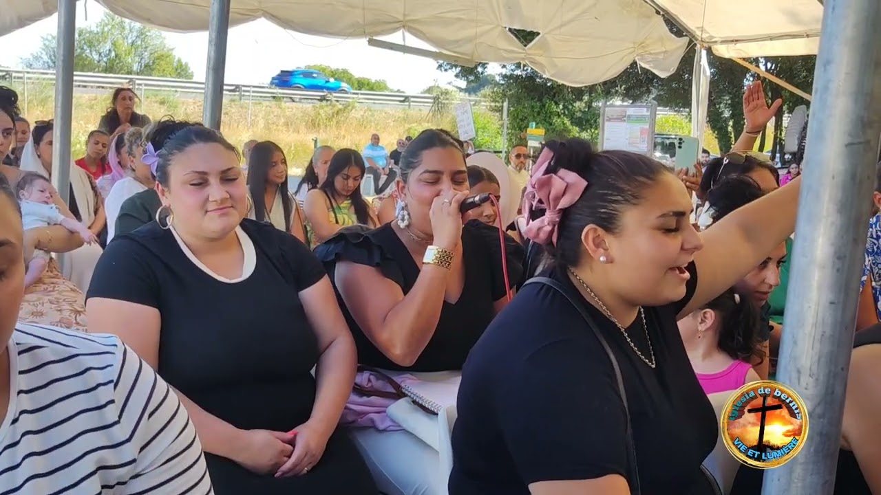 Hermana Charo (alabanza) en la campaña de Bernis 2025