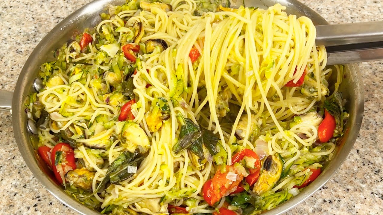 Diese einfache Pasta ist so lecker, dass ich sie den ganzen Sommer koche! Schnell und einfach!