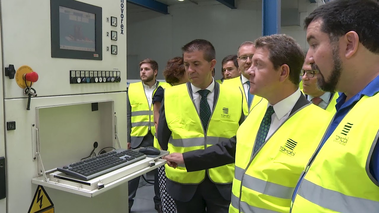 García-Page visita empresa Tableros Tamabi
