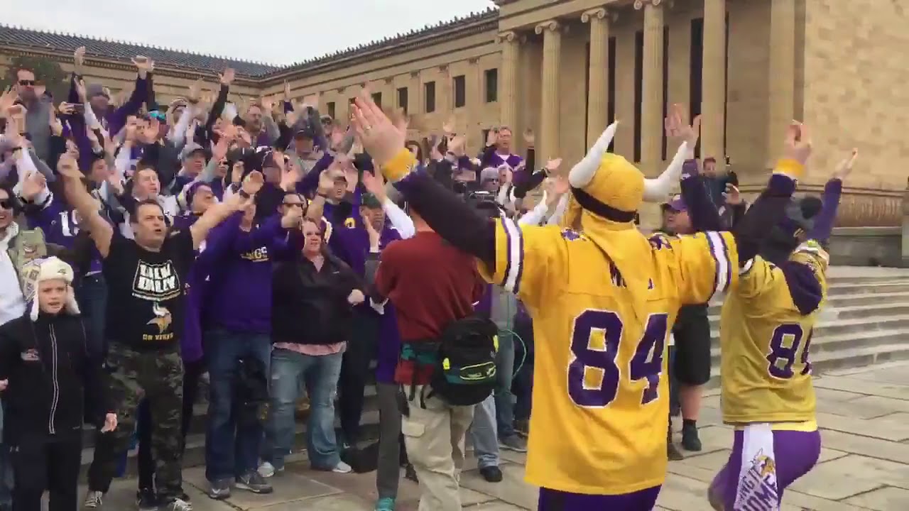 Vikings fans SKol Chant on Rocky Steps in Philadelphia