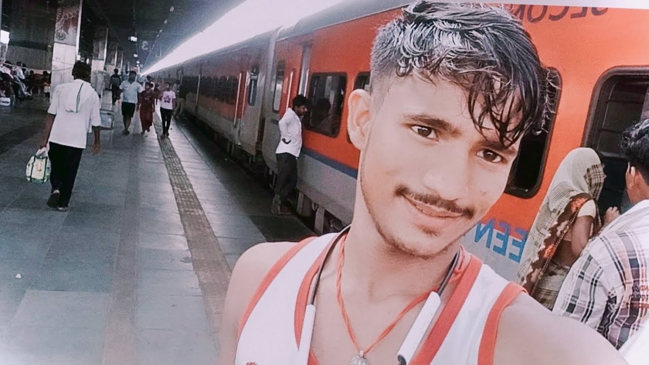 Anand vihar terminal To Sultanganj station 🚉travel 😲#nishuvlogs02 