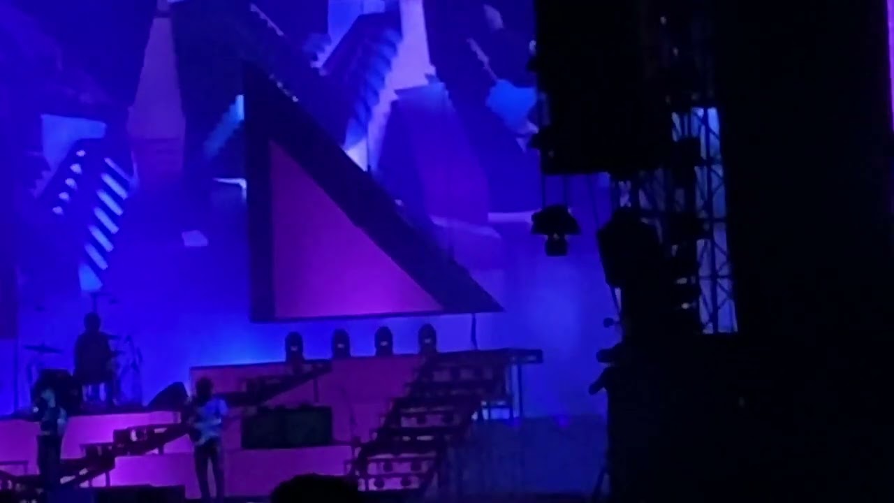 Nikolai and Julian speak French + Call It Fate, Call It Karma (Rock en Seine 2023)