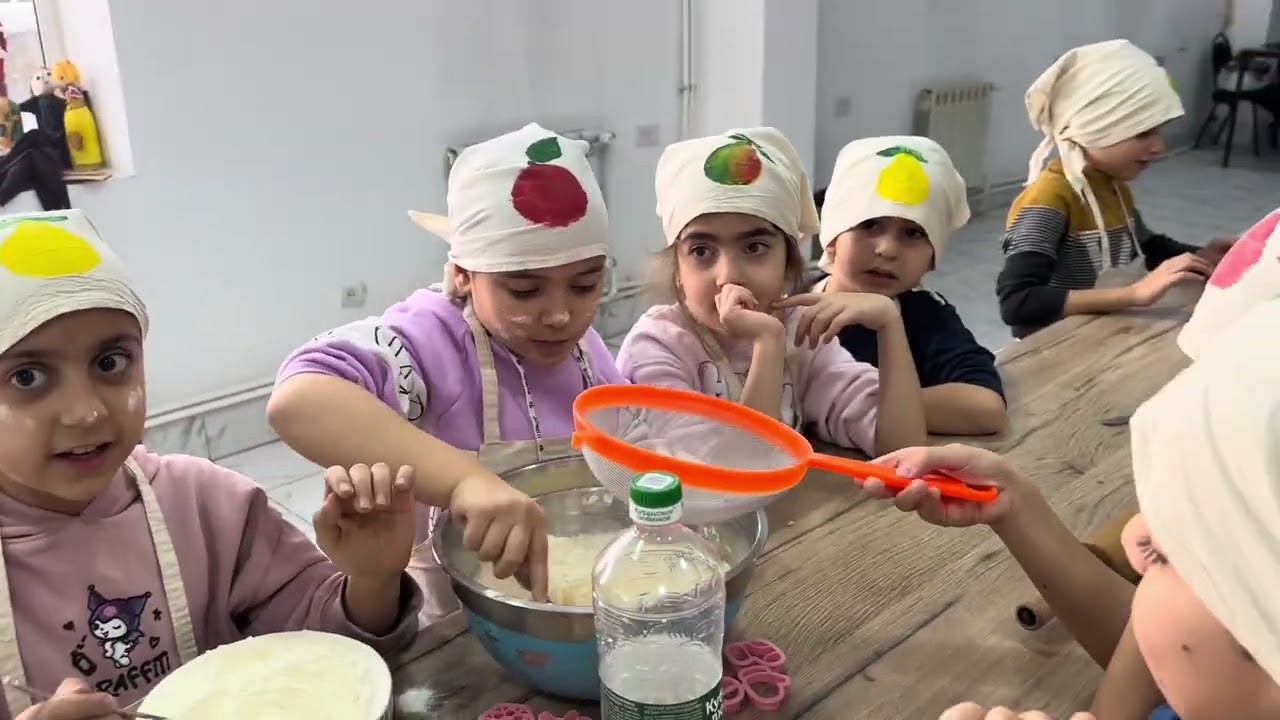 Պատրաստում ենք ամանորյա թխվածքաբլիթներ