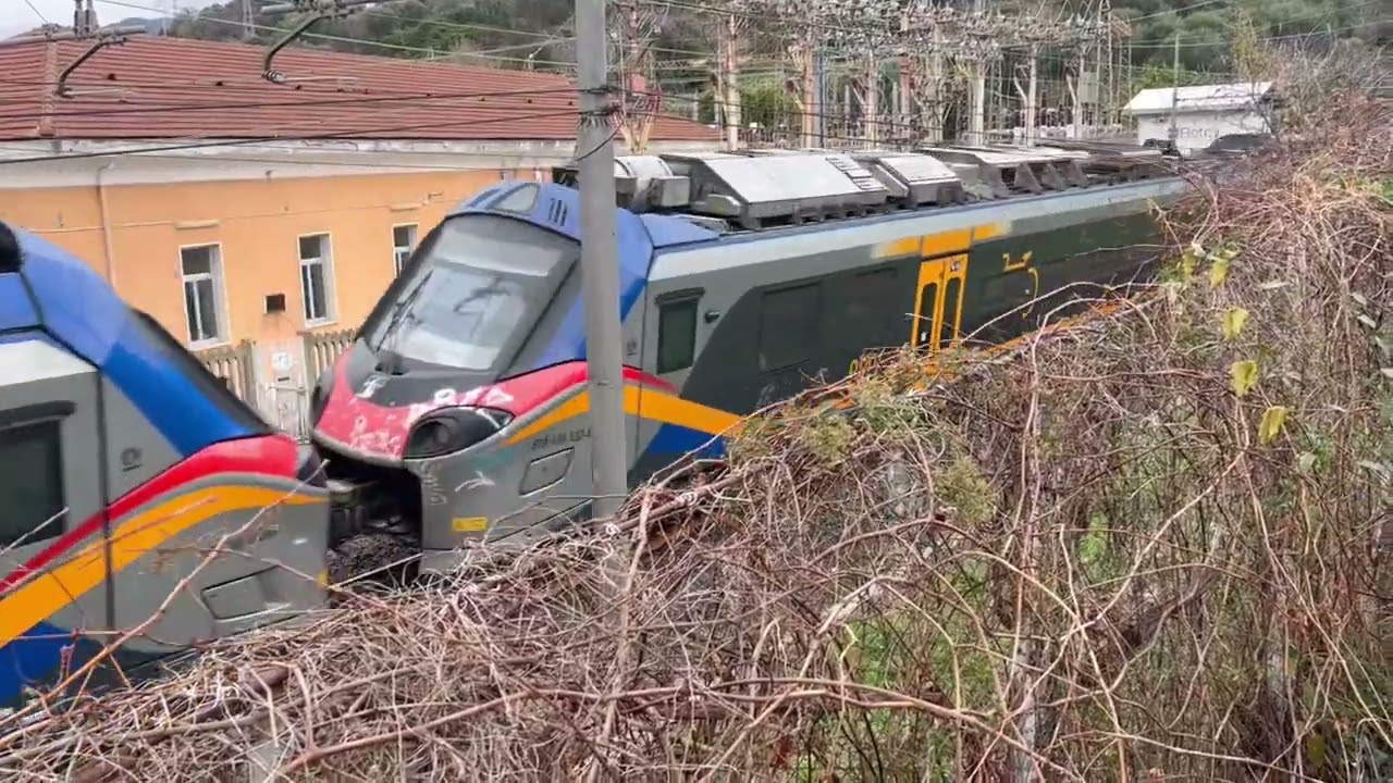 RV 3376 Genova Brignole Ventimiglia in transito lento a Savona