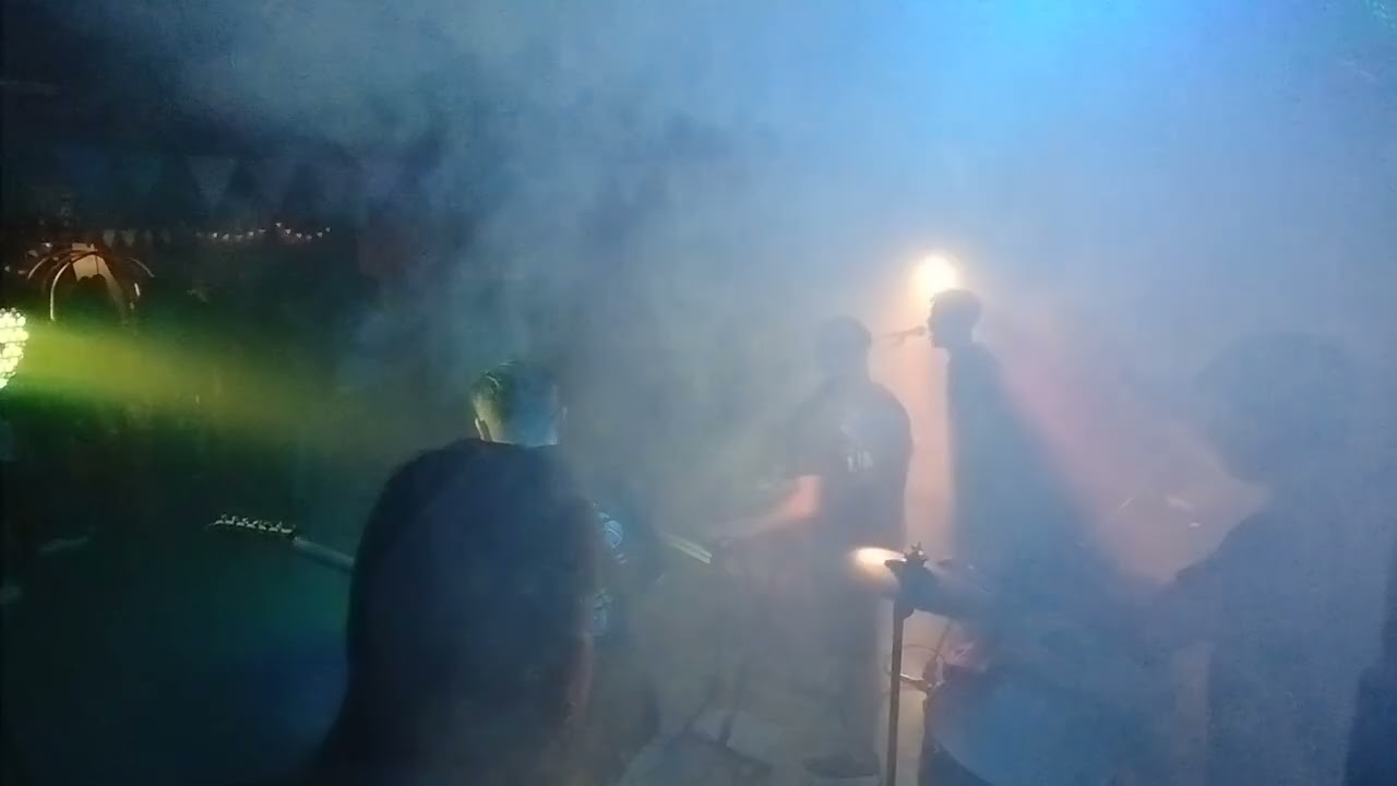 SIN LÍMITES tocando en vivo en Nicanor olivera 