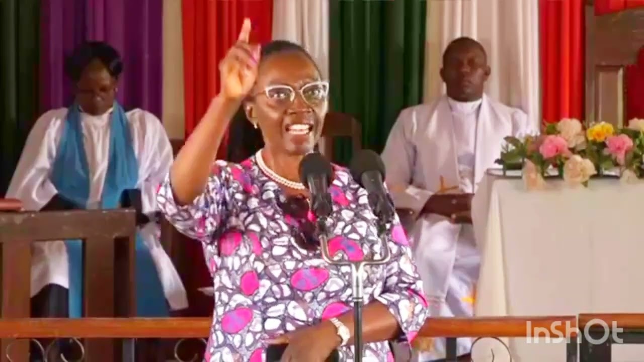 Martha karua nasema hakuna kuonyesha meno sisi tumekasirika.