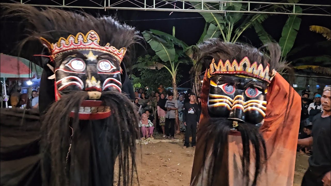 MENYERAMKAN DUA BARONGAN EBEG KLASIK 