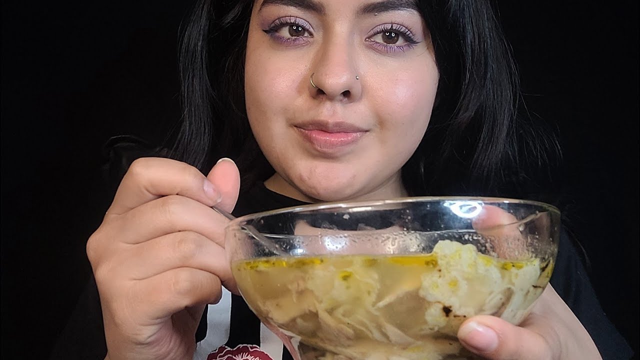 ASMR COMIENDO CALDO DE POLLO 🐥