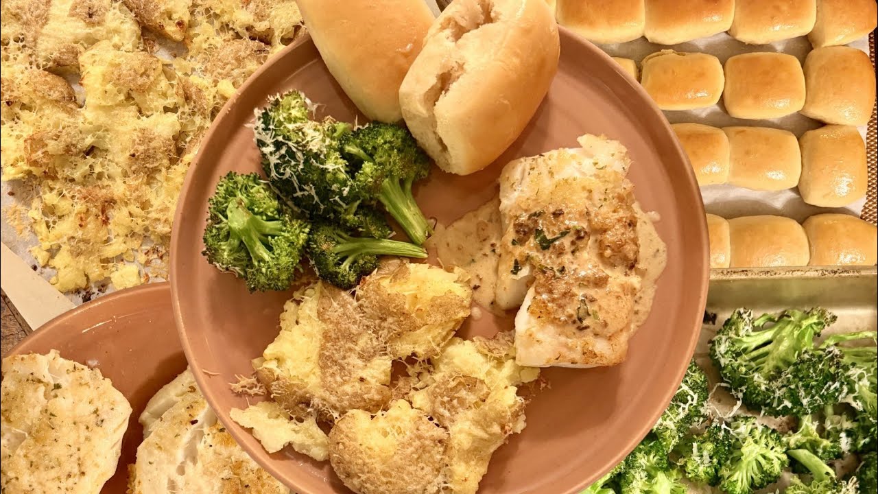 Crispy Panko Parmesan Crusted Cod + Garlic Parmesan Sides & Texas Roadhouse Rolls!