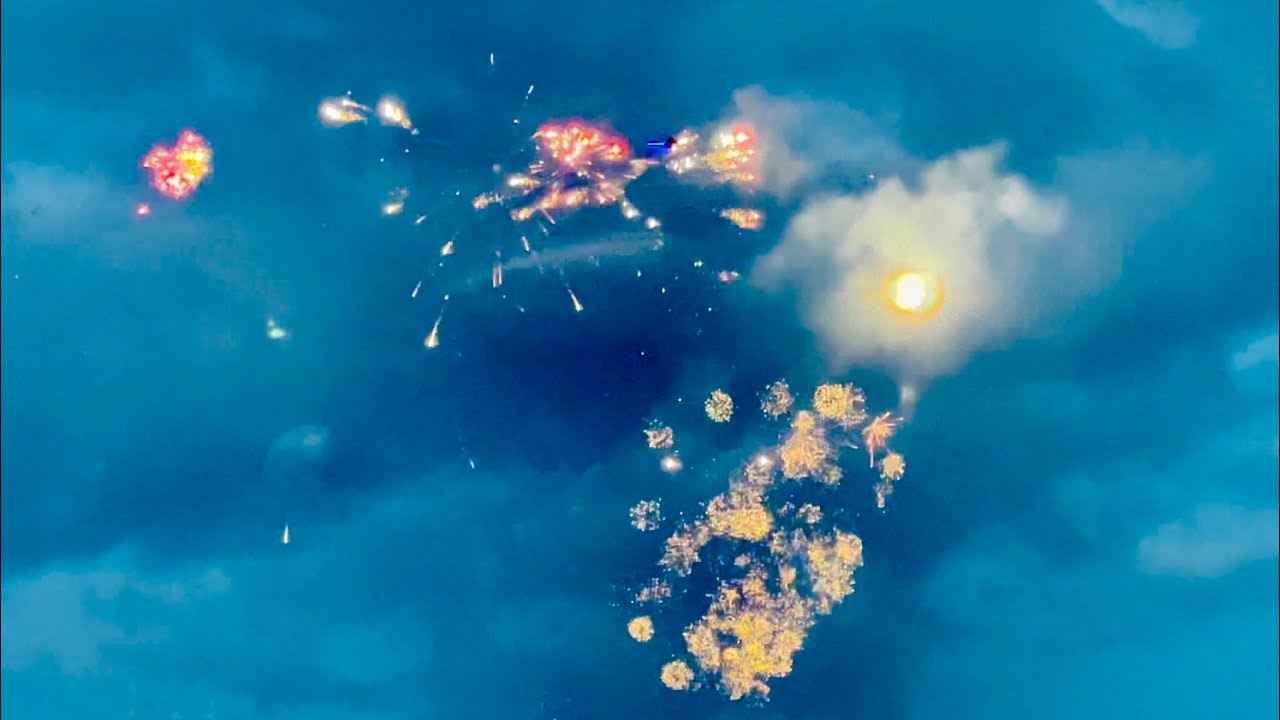 Bournemouth Air Festival - Otto the Helicopter - Fireworks from a Helicopter @RMR_Channel