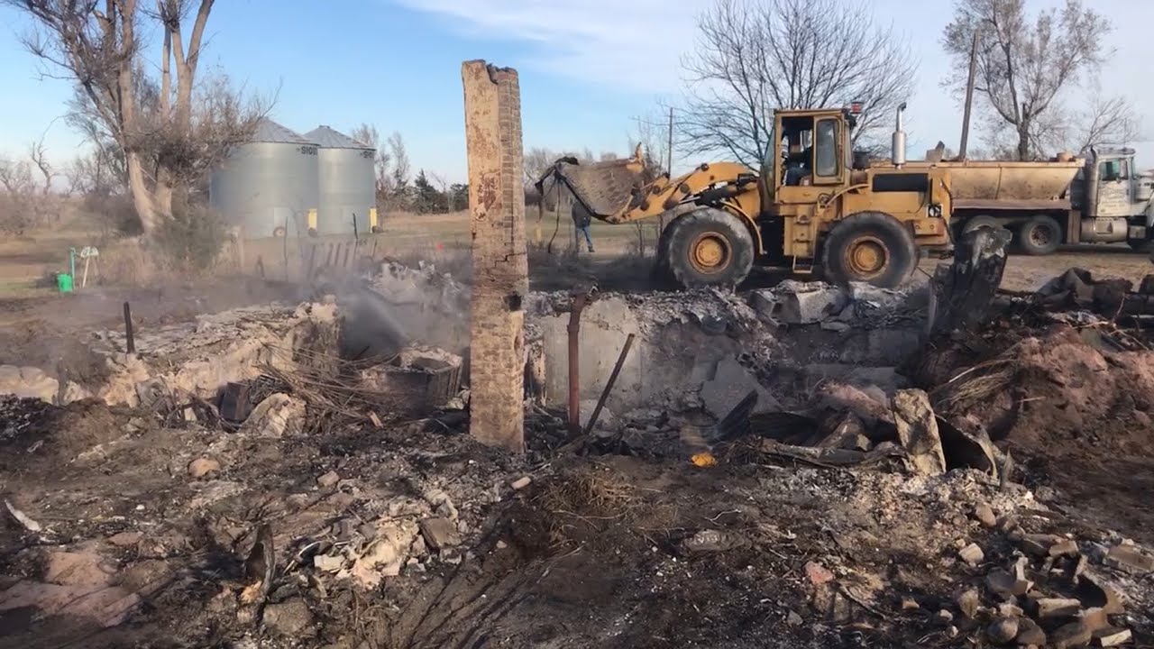 House Fire cleanup | Payloader makes work easy ! #grasslands #housefire #abandoned