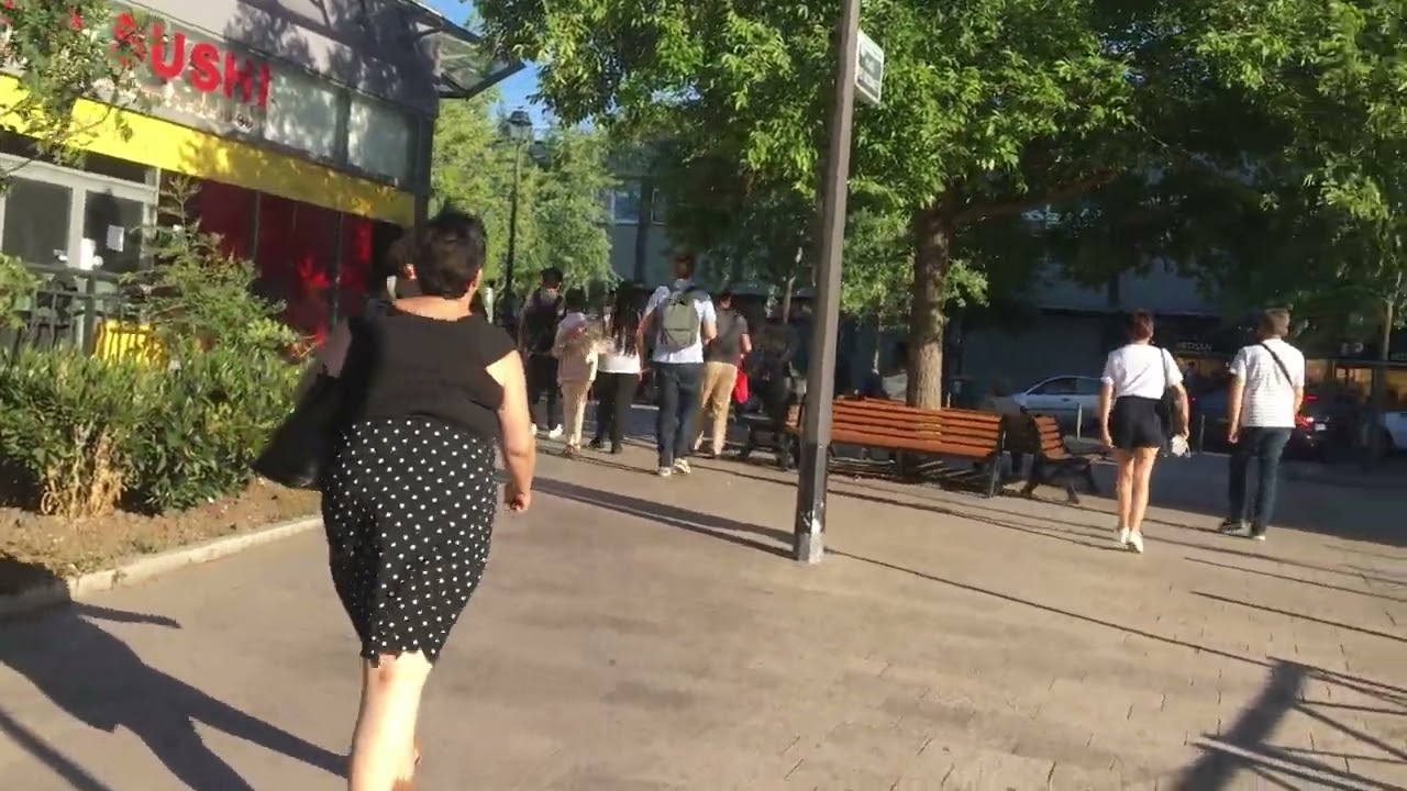 Walking Les Baconnets, Paris part 1