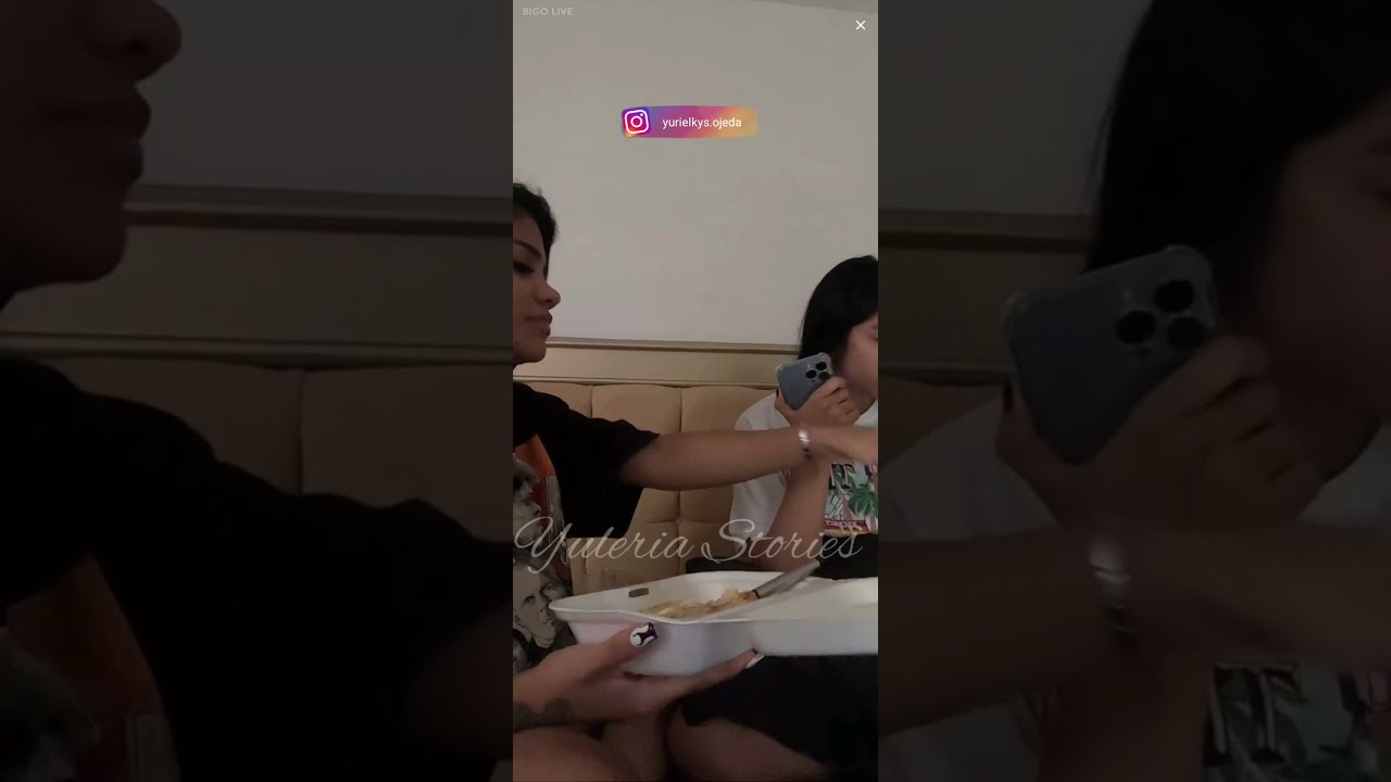 ALMORZANDO CON YURI Y VALE 24/05 live de bigo