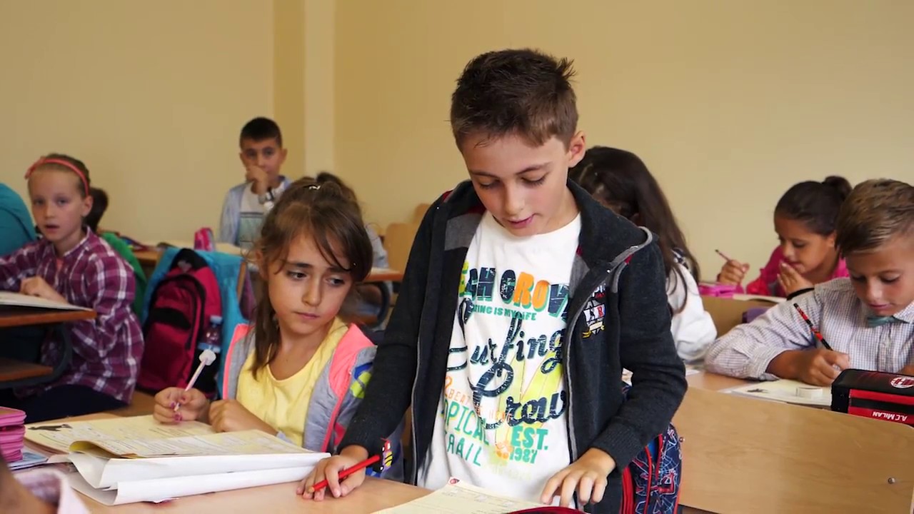 Shkolla 'Betim Muco', Kombinat