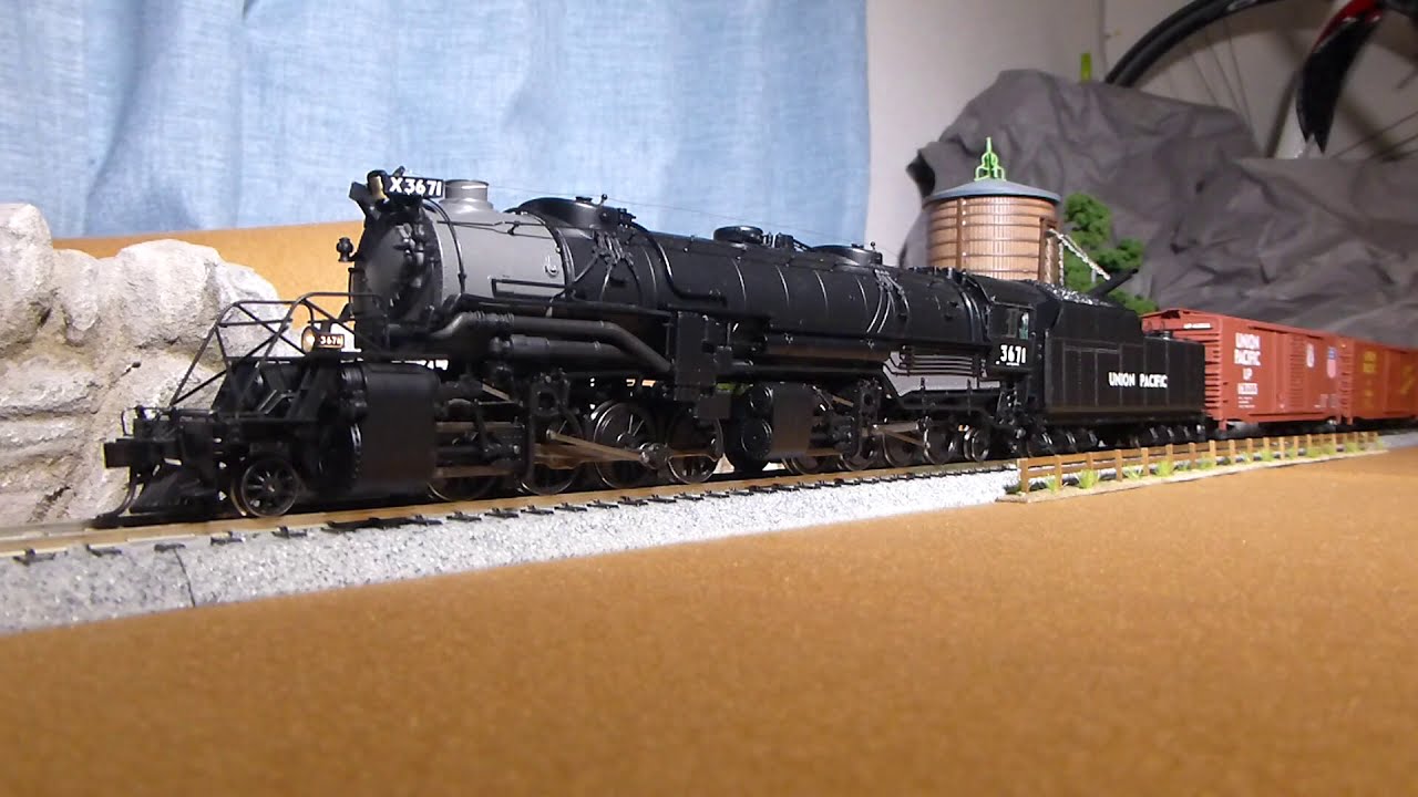 ROCO UNION PACIFIC UP 2-8-8-2 Y3 CLASS LOCO 3671 ESU LokSound Select