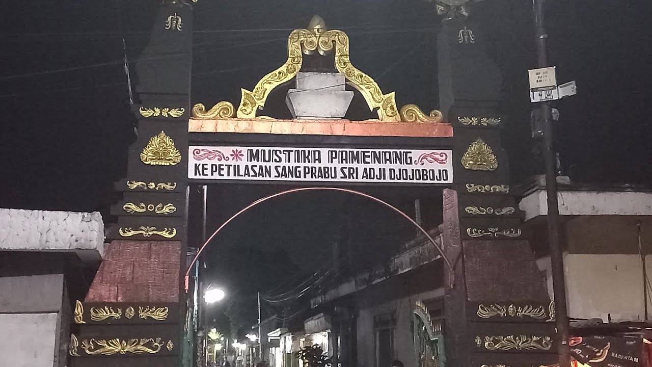 ZIARAH KE PATILSAN MOKSA SANG PRABU SRI ADJI DJOYOBOYO