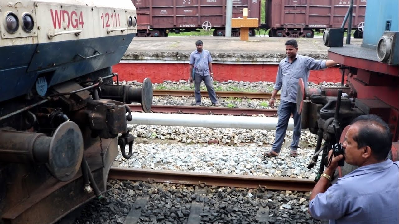 9 Million views | WDG4 Coupling | First attempt Fail | Yeshwantpur Karwar Express | Bankers attached