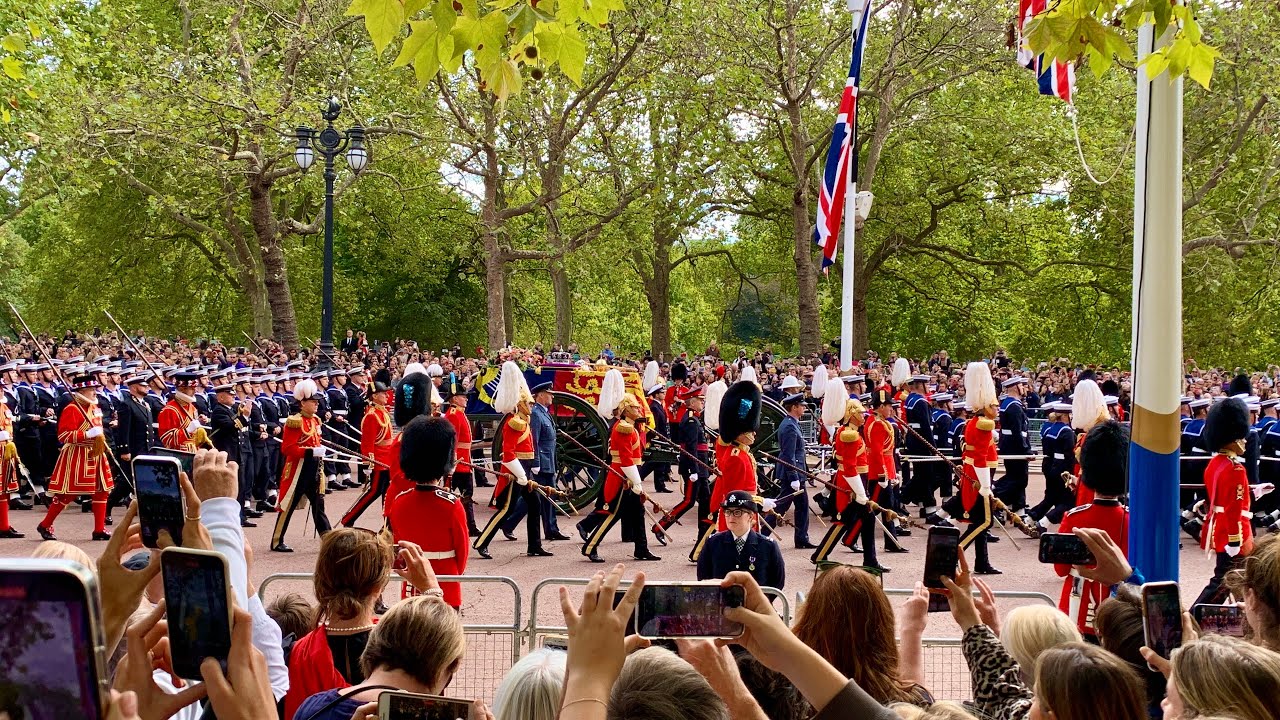 FULL State Funeral procession of Queen Elizabeth II - The Mall, London - Monday 19th September 2022