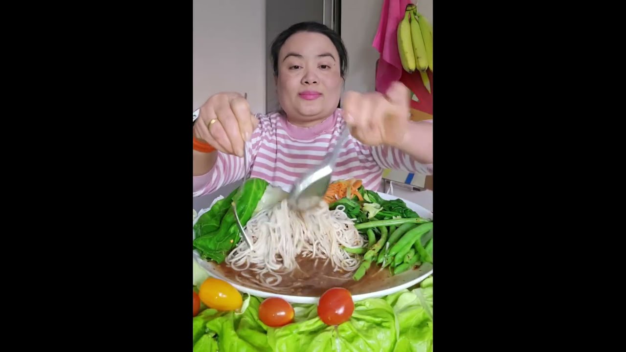 กินข้าวปุ้นชาวน้ำปลาร้าคำใหญ่