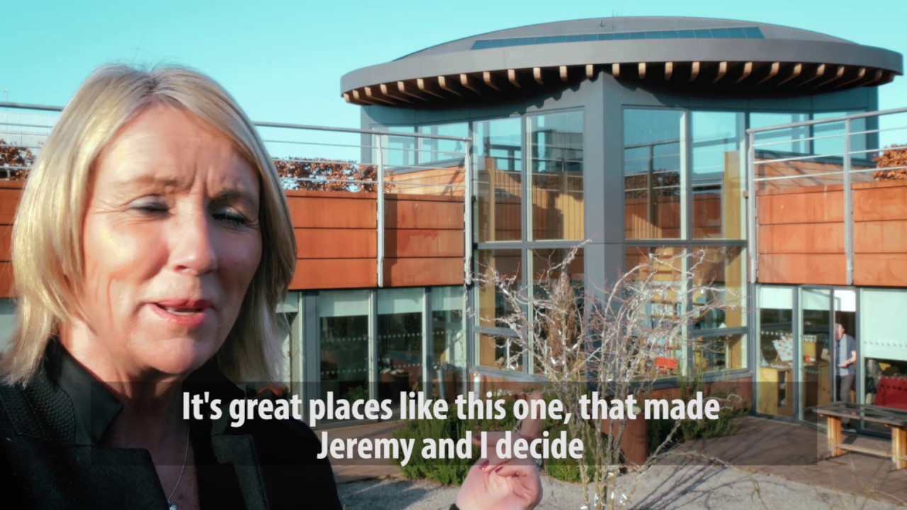 Charity Escapes   Maggie's With Subtitles