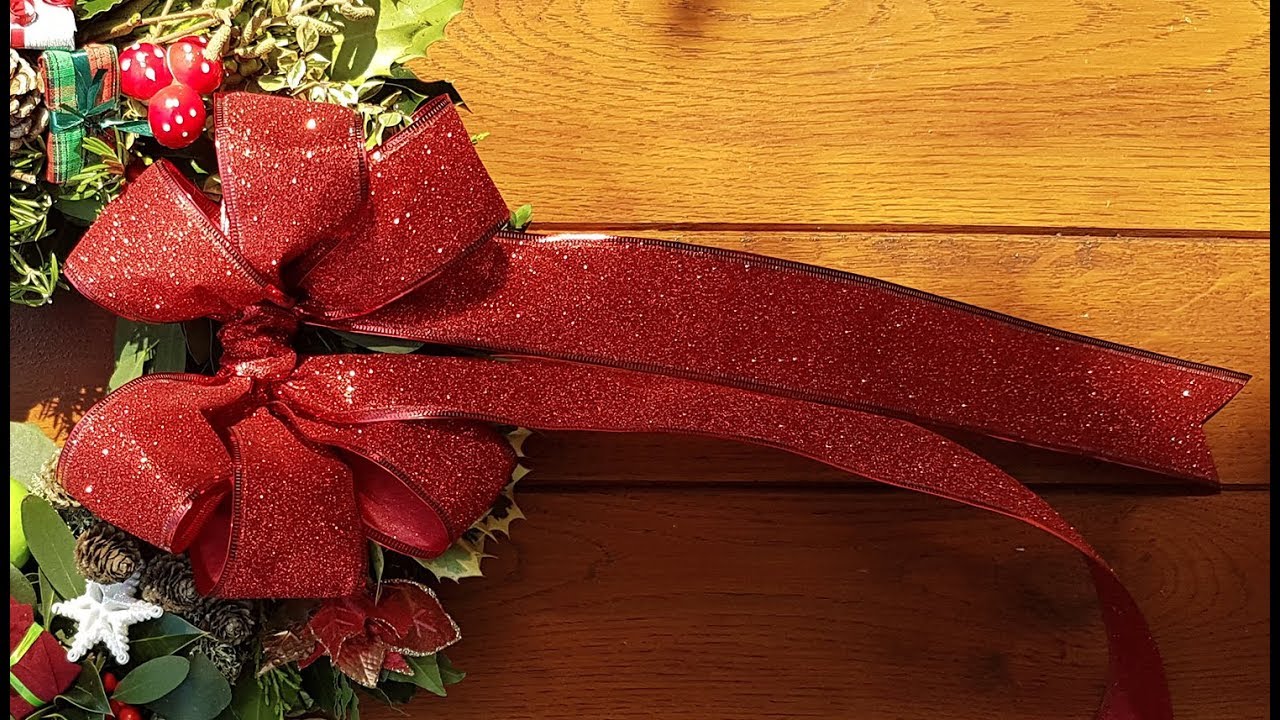 How to make a Christmas Holly Wreath - Step 5
