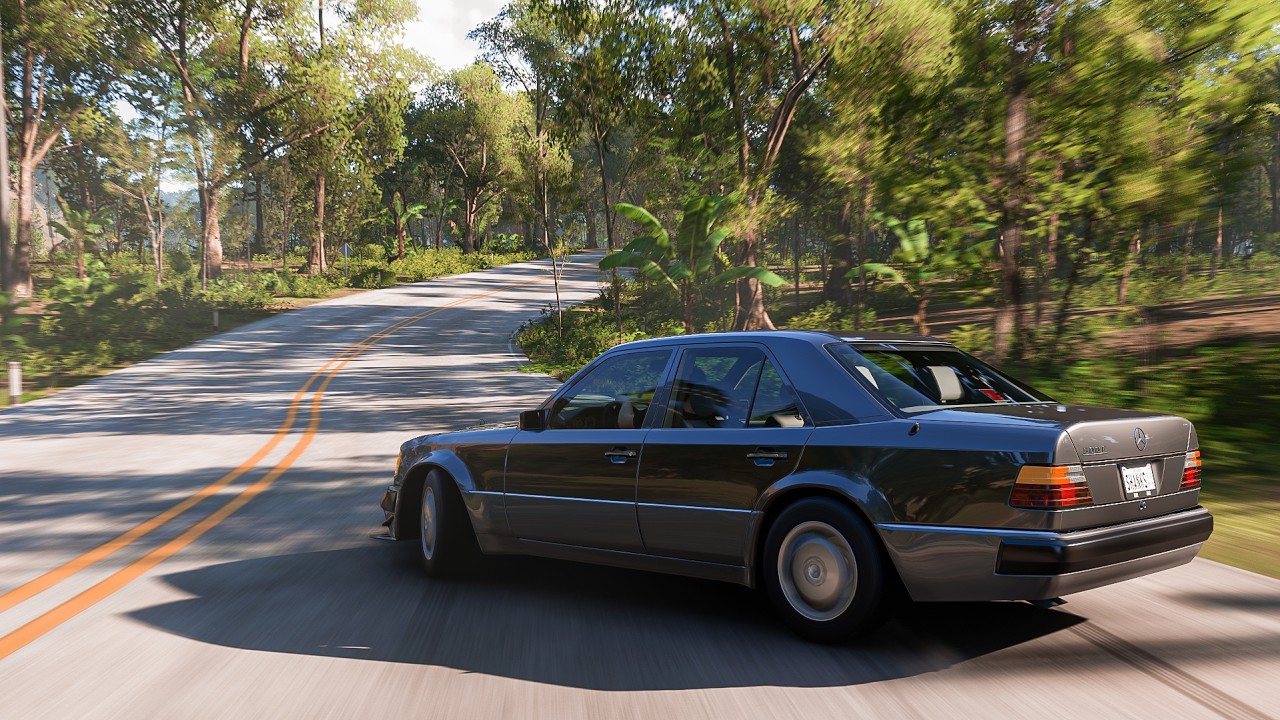 Forza Horizon 5 – Mercedes E500 Top Speed & Smooth Driving Gameplay (4K)