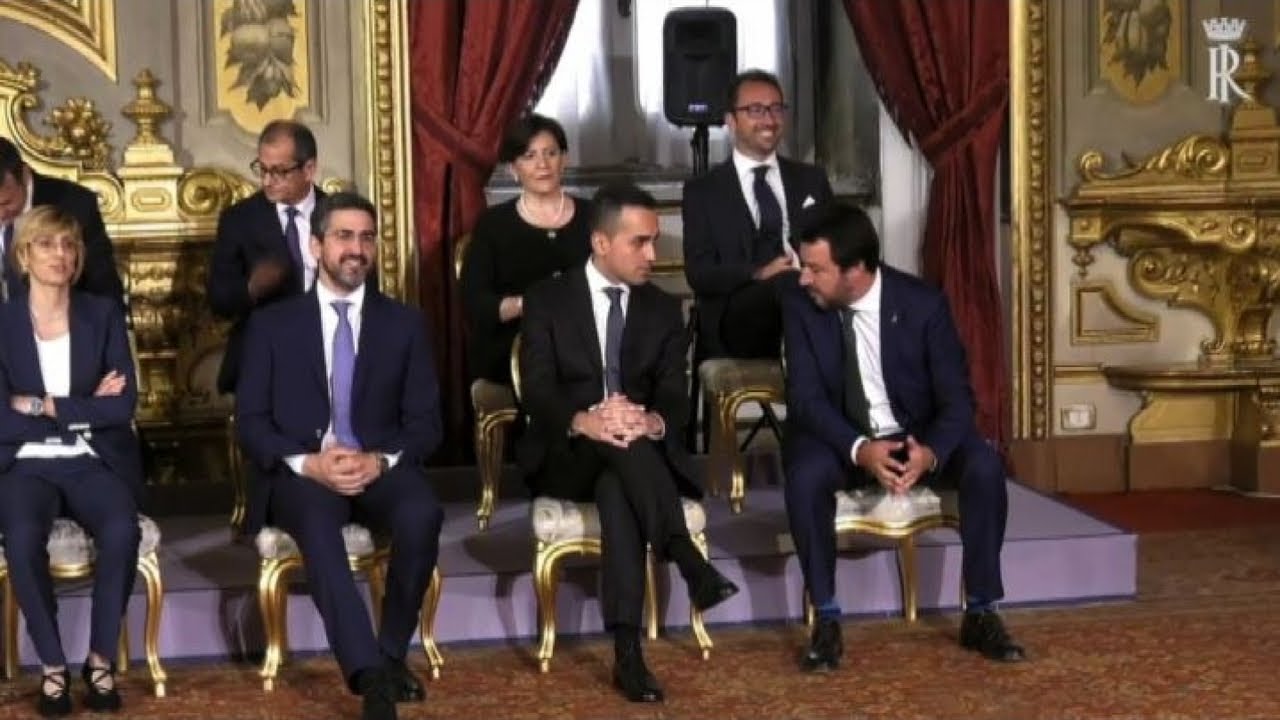 Governo, Salvini giura come ministro dell'Interno