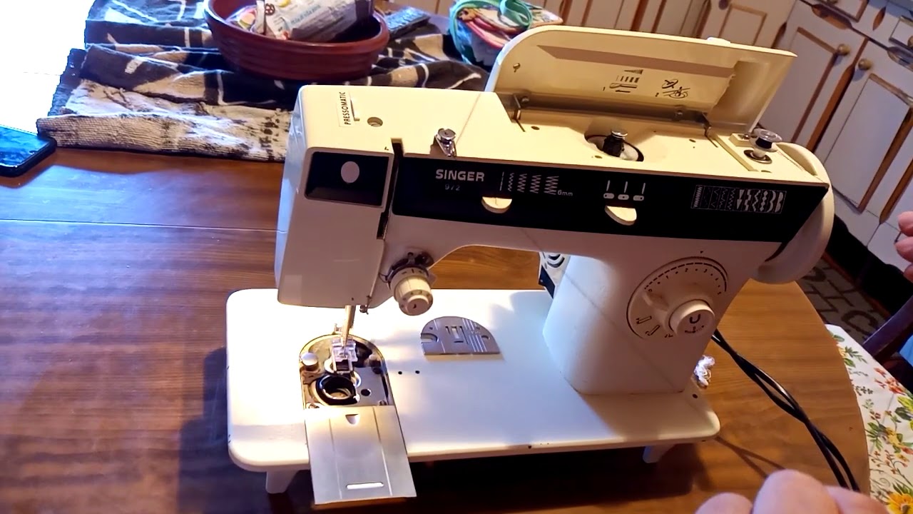 Macchina da cucire Singer 972