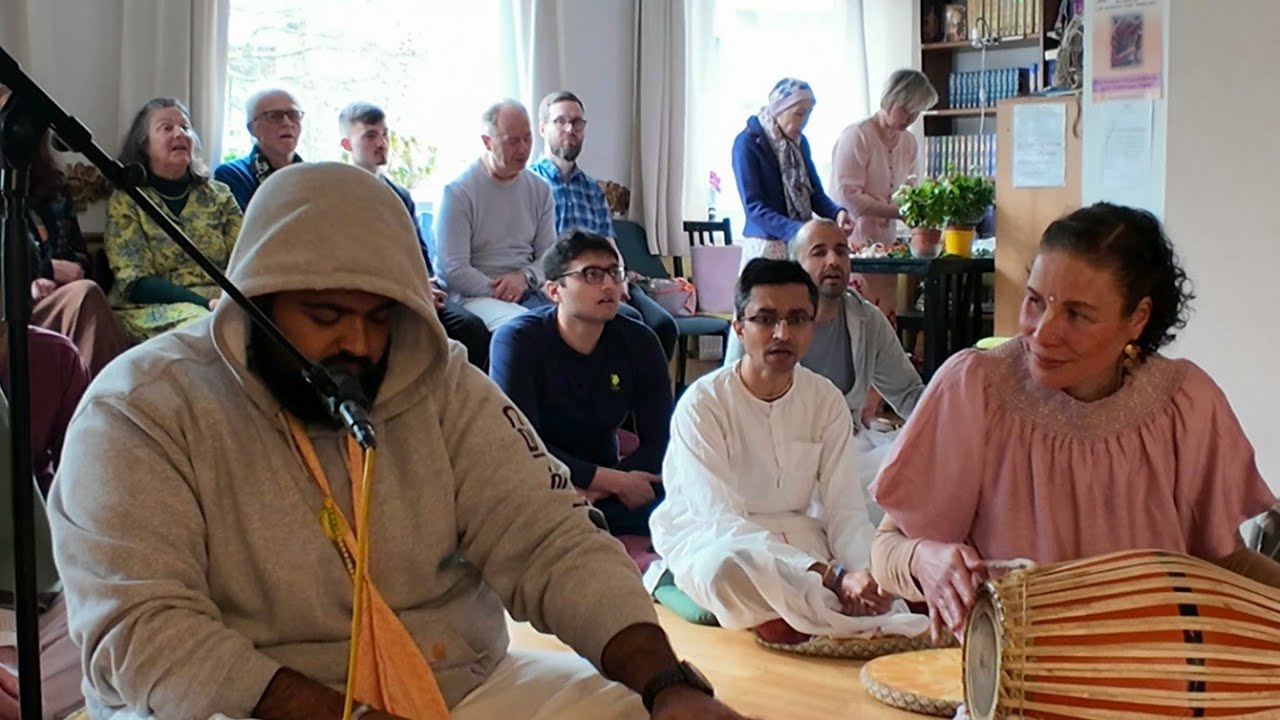 Gourpurnima Kirtana im BYZ Harburg am 8.3.26