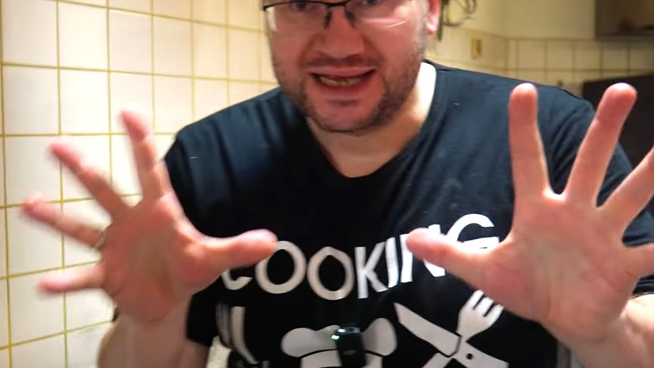 ten gość zrobił pizzę z golonką, i jeszcze się z tego cieszy