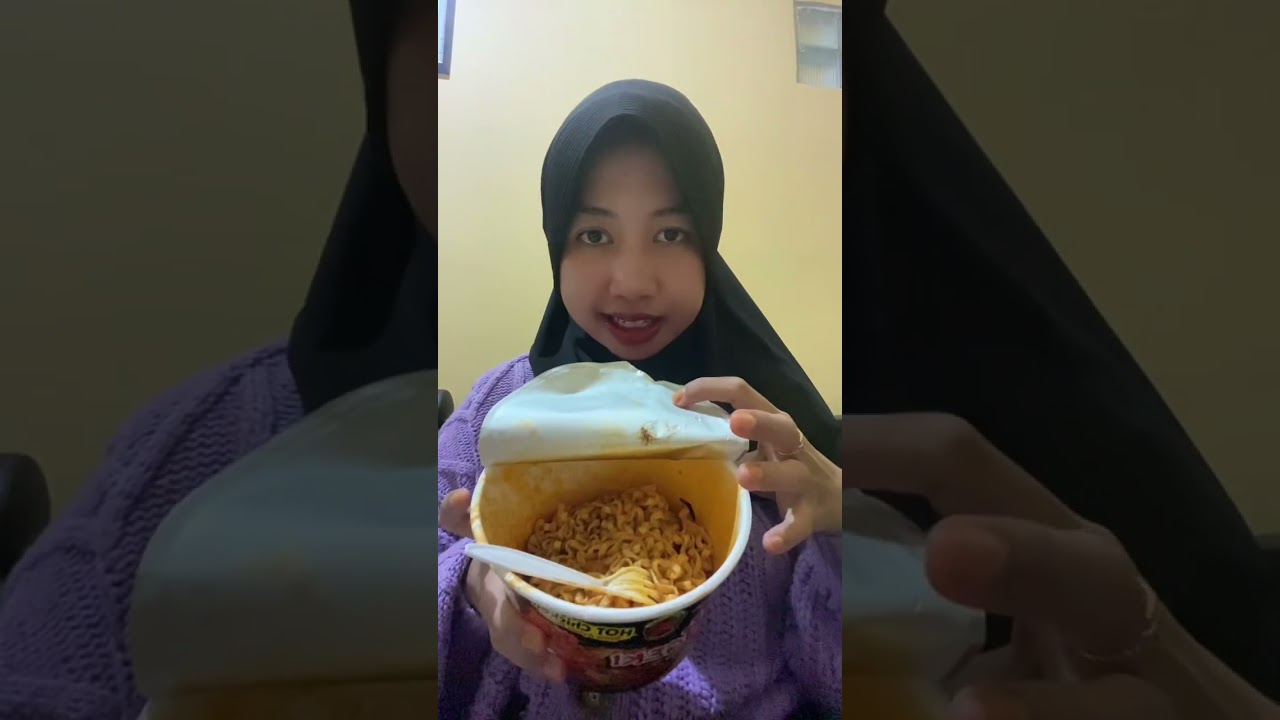 Makan pop mie terbaru fiery chiken 