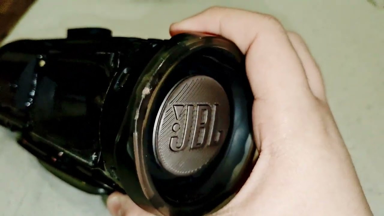 JBL charge 4 GG warping in LFM at 100% volume #basstest #bass #jblcharge4 