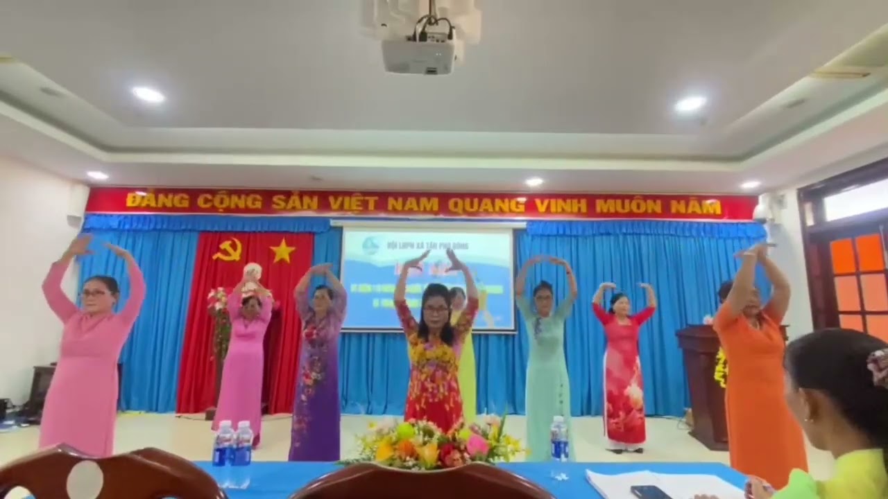 Múa dân vũ đất nước mùa xuân_ CLBDVTT _ TPĐ