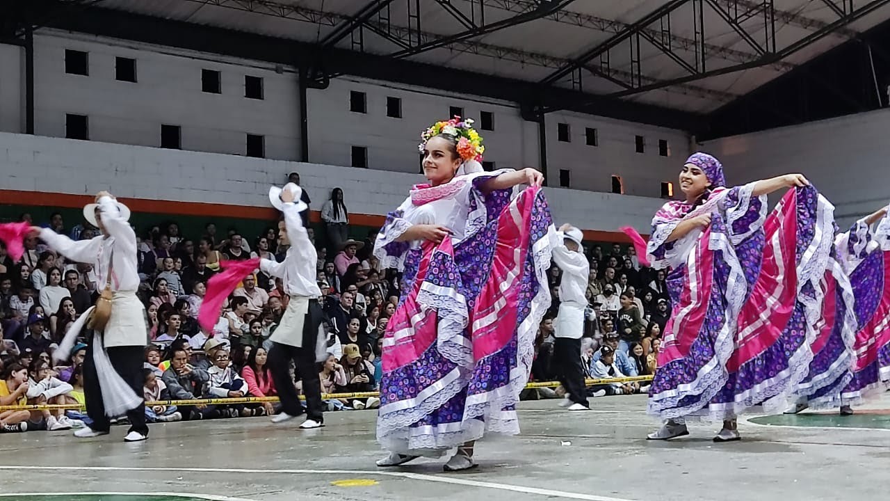 ¡QUE VIVAN LOS NOVIOS!