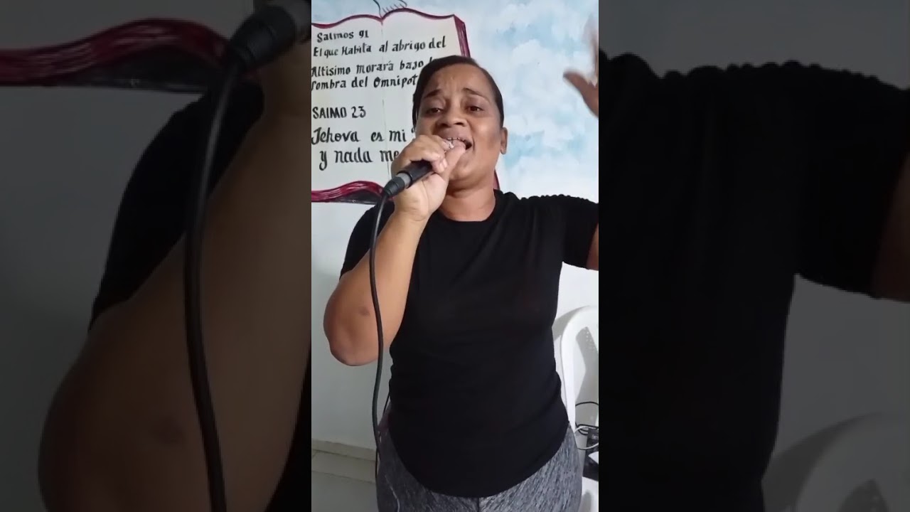 Salmista Erika la profeta canta incomprensible amor de new wine en la escuela de canto 829 910 8215.