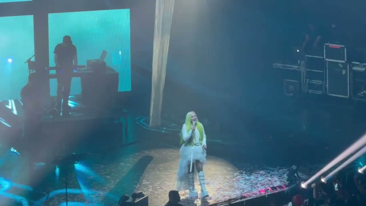 Im With You - Avril Lavigne (Bite Me Tour) 2025