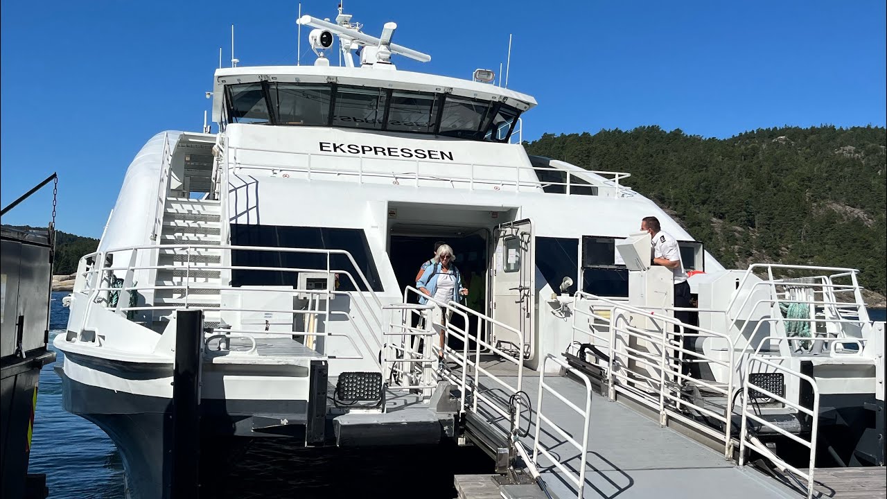 Ruter; Aker Brygge to Oscarsborg on Ferry (Round Trip) 