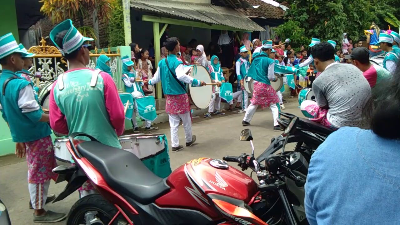 Drumband MTG babadan japura bakti Cirebon live in kali gawe
